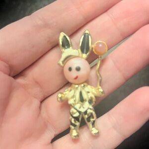 Vintage Bunny Rabbit Sailor Holding Balloon brooch